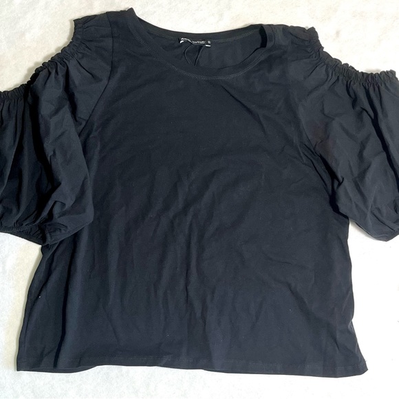 Zara Black cold shoulder shirt worn once, Zara no shoulders black blouse Zara - Picture 2 of 3